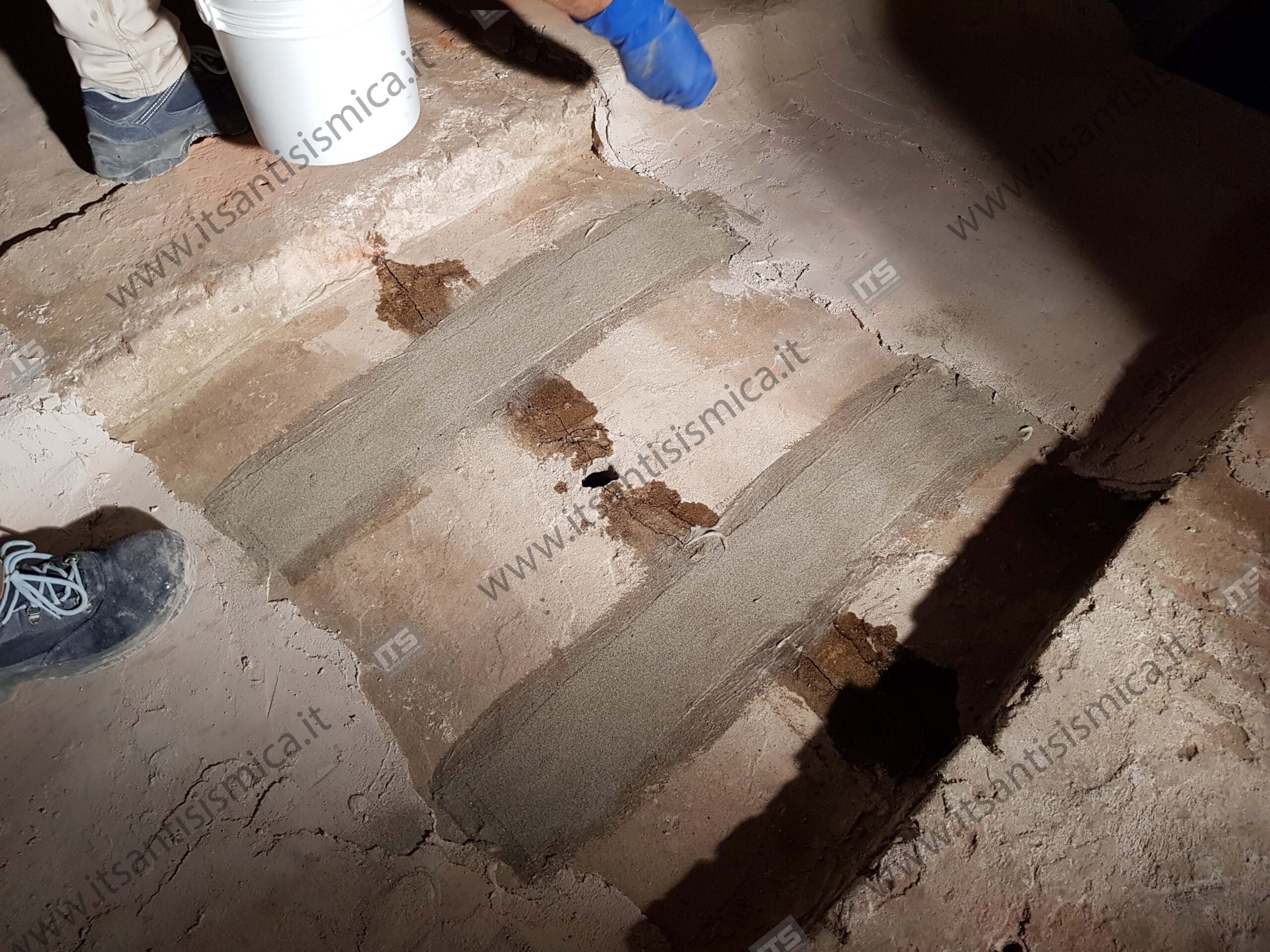 Consolidamento delle volte della chiesa e dell'oratorio di Agliana (PT) — fotografia di cantiere 4